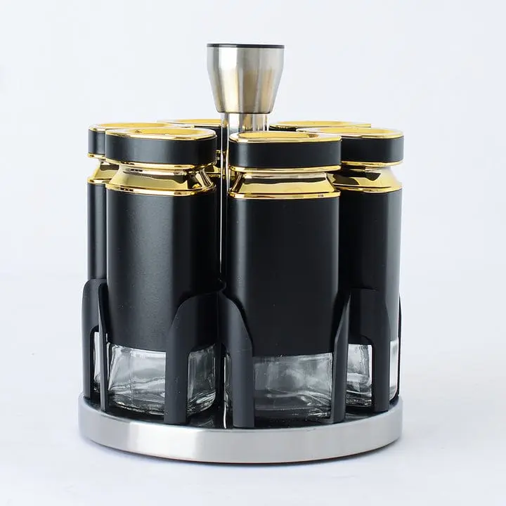 7-piece rotating triangle spice set