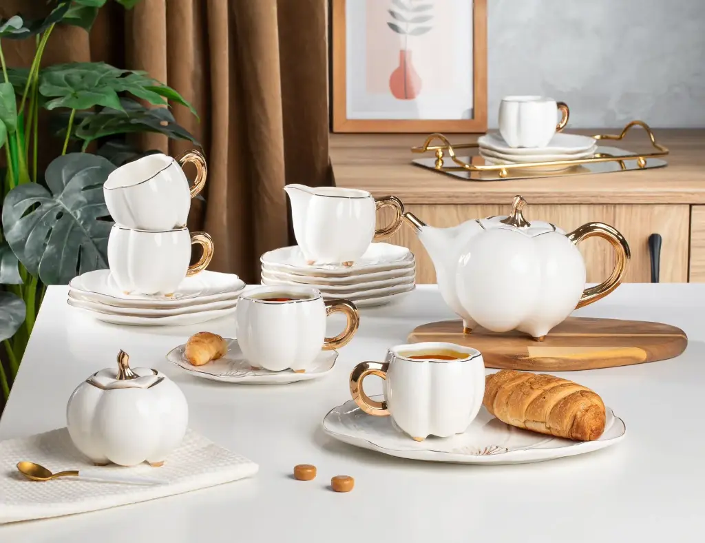 24-piece ribbed tea and cake set