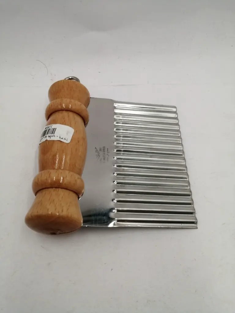 Pickled stainless steel cutter with wooden handle