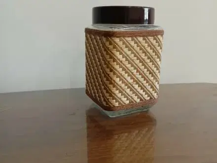 [19903_223519903010] Large glass jar with wicker lid